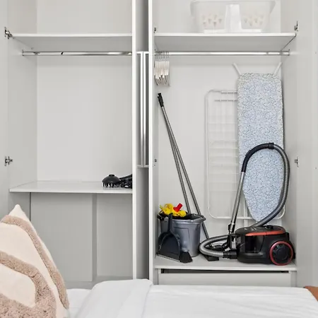 Universal Residences E Iii Apartment